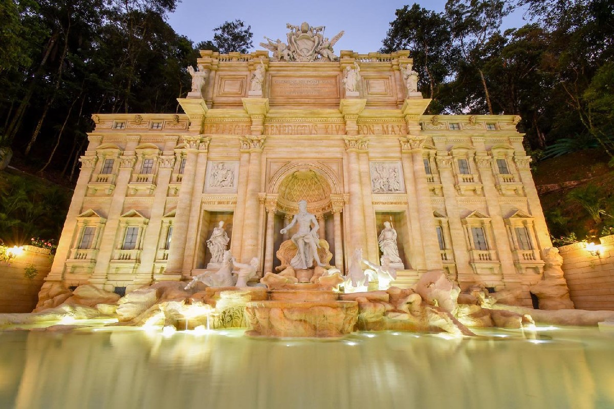 Inauguração Fontana Di Trevi
